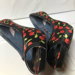 SUGAR Cherry Pumps